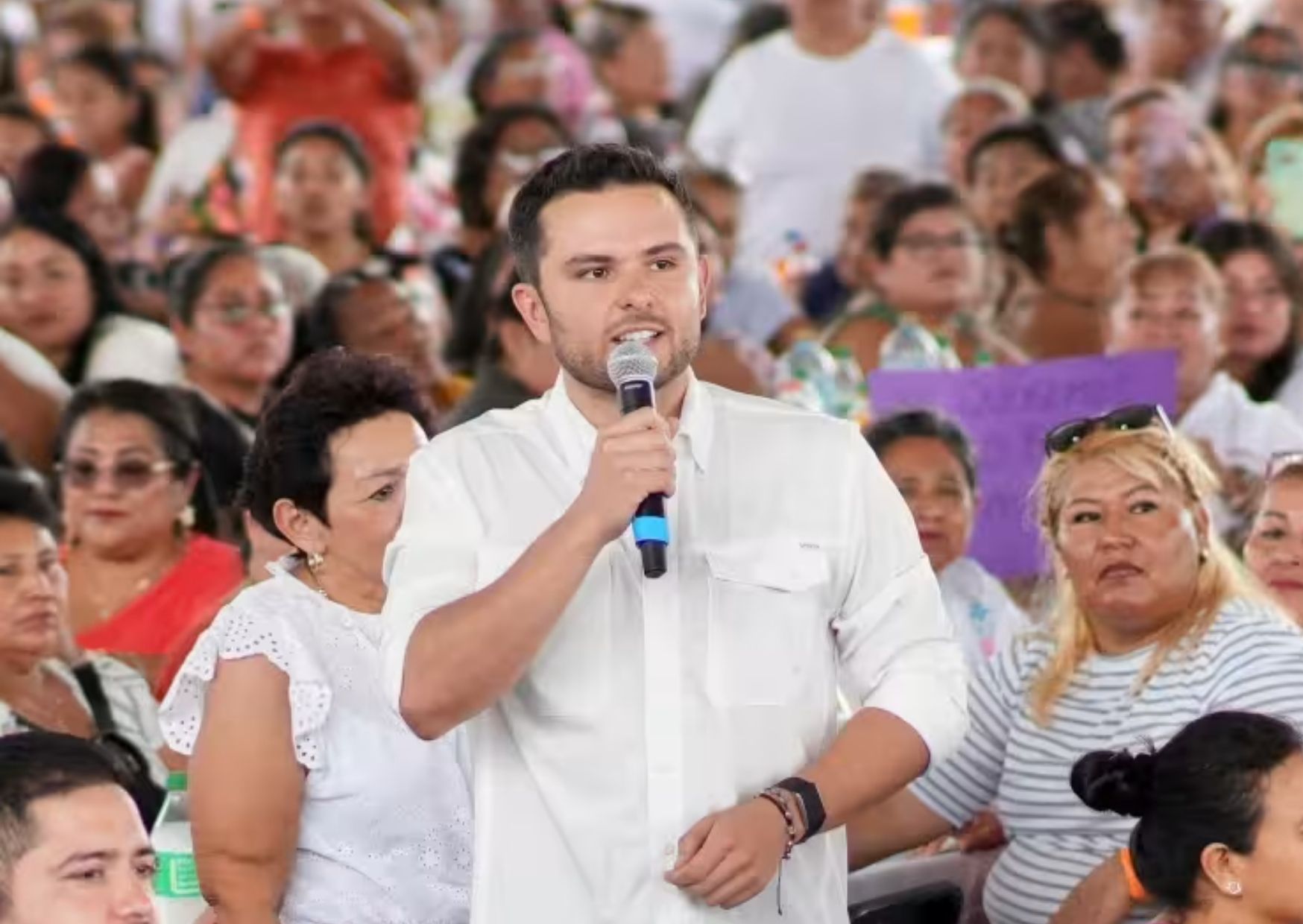 Pablo Bustamante durante una actividad de Bienestar en Quintana Roo.