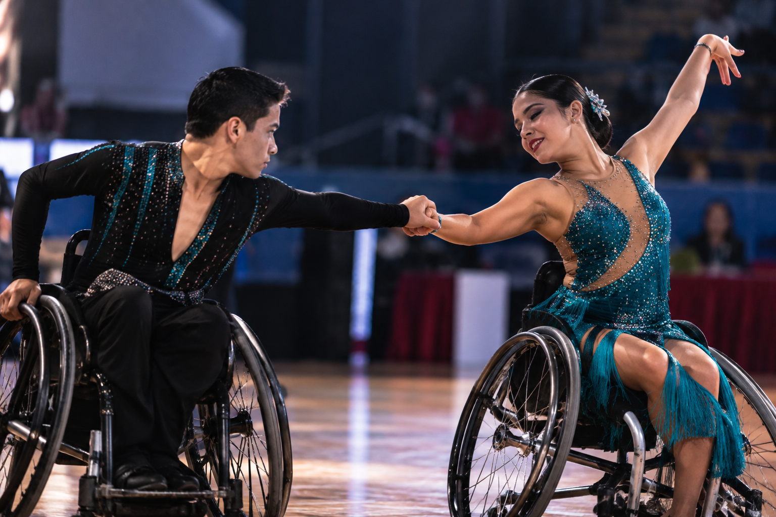 Joshua Díaz y Karla Ojeda durante su participación en paradanza deportiva para Quintana Roo.
